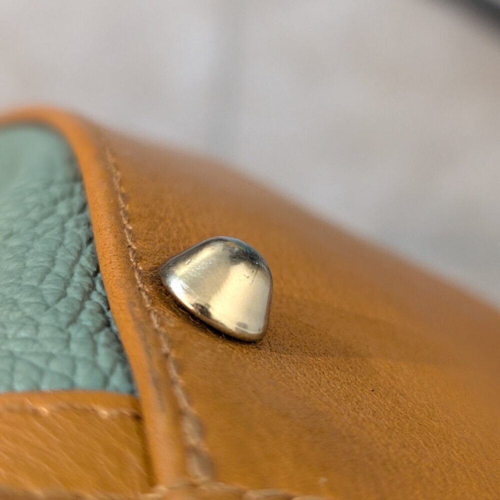 Divina Firenze Purse, Olive Green w/Tan Handles & Accents. Italian made leather - Picture 12 of 12